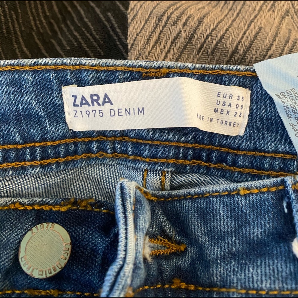 Zara jeans size 38 with silver lines on the sides